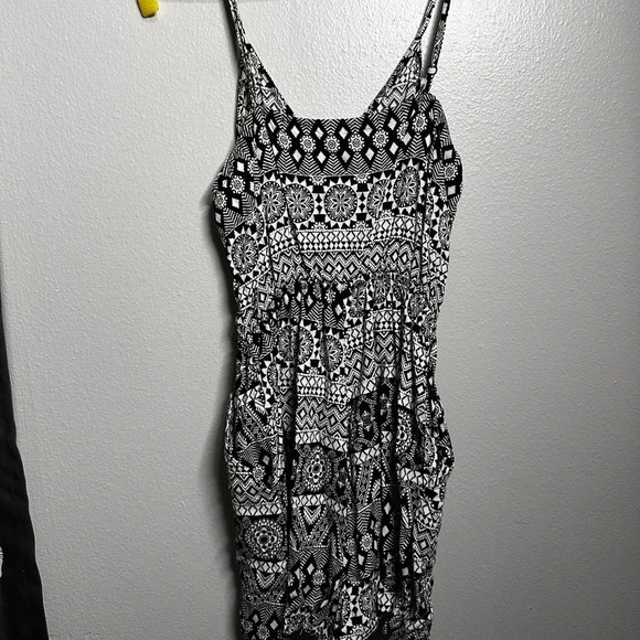 Divided By H&M Women Black/white Romper Shorts Size 2.‎ - Picture 11 of 11